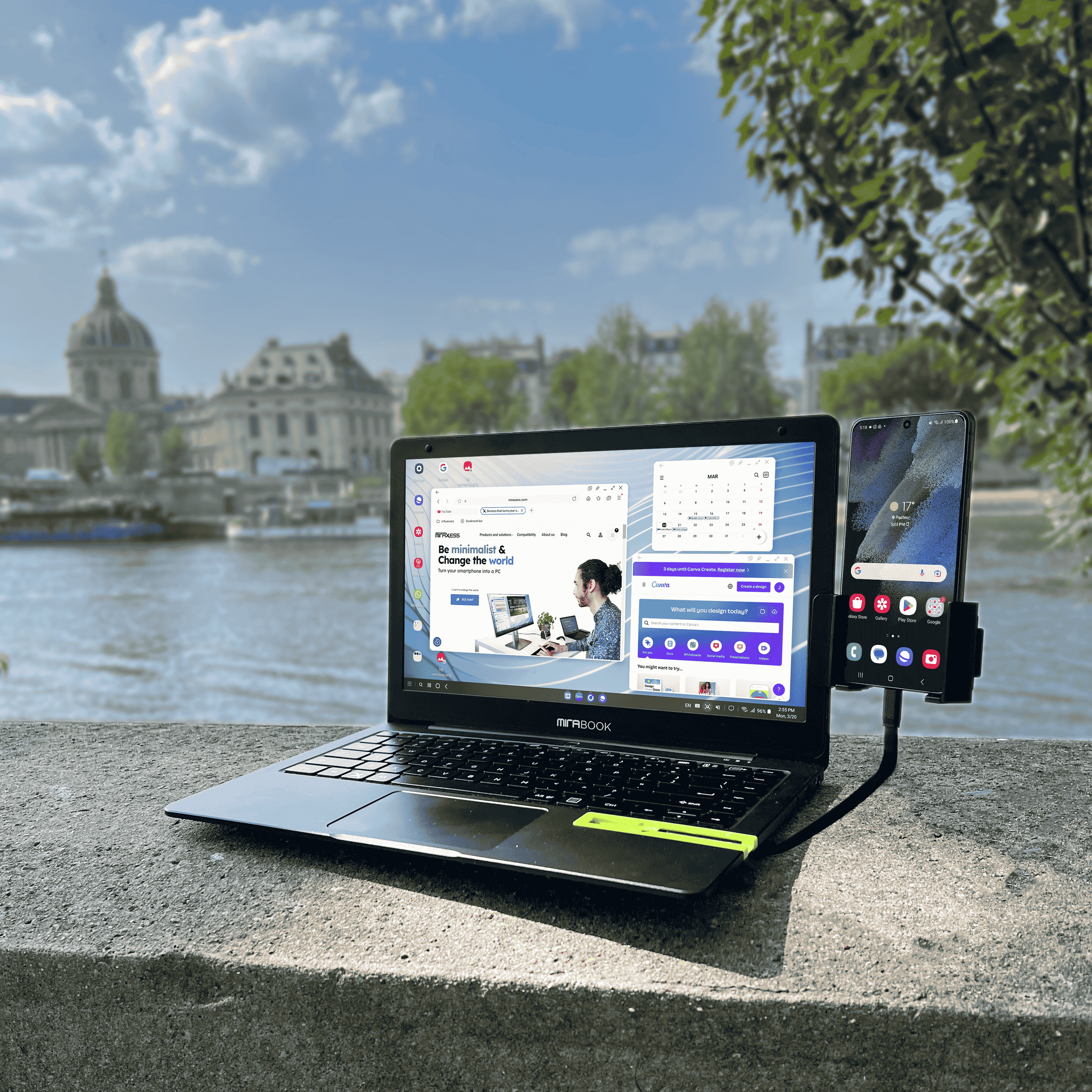 Lapdock in the street